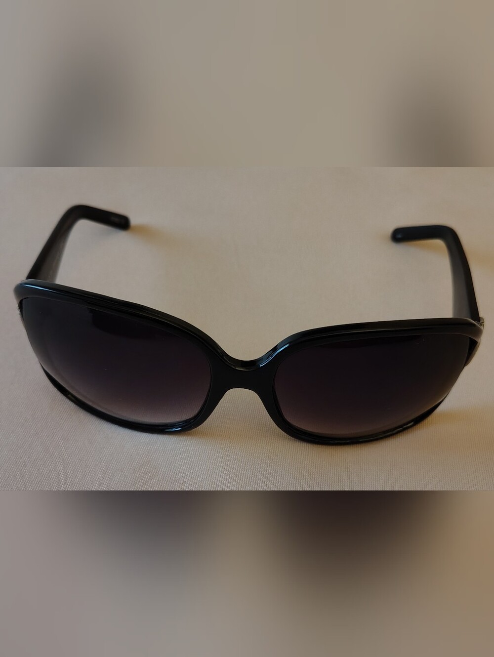 Jennifer Lopez Black Oversized Women's Sunglasses